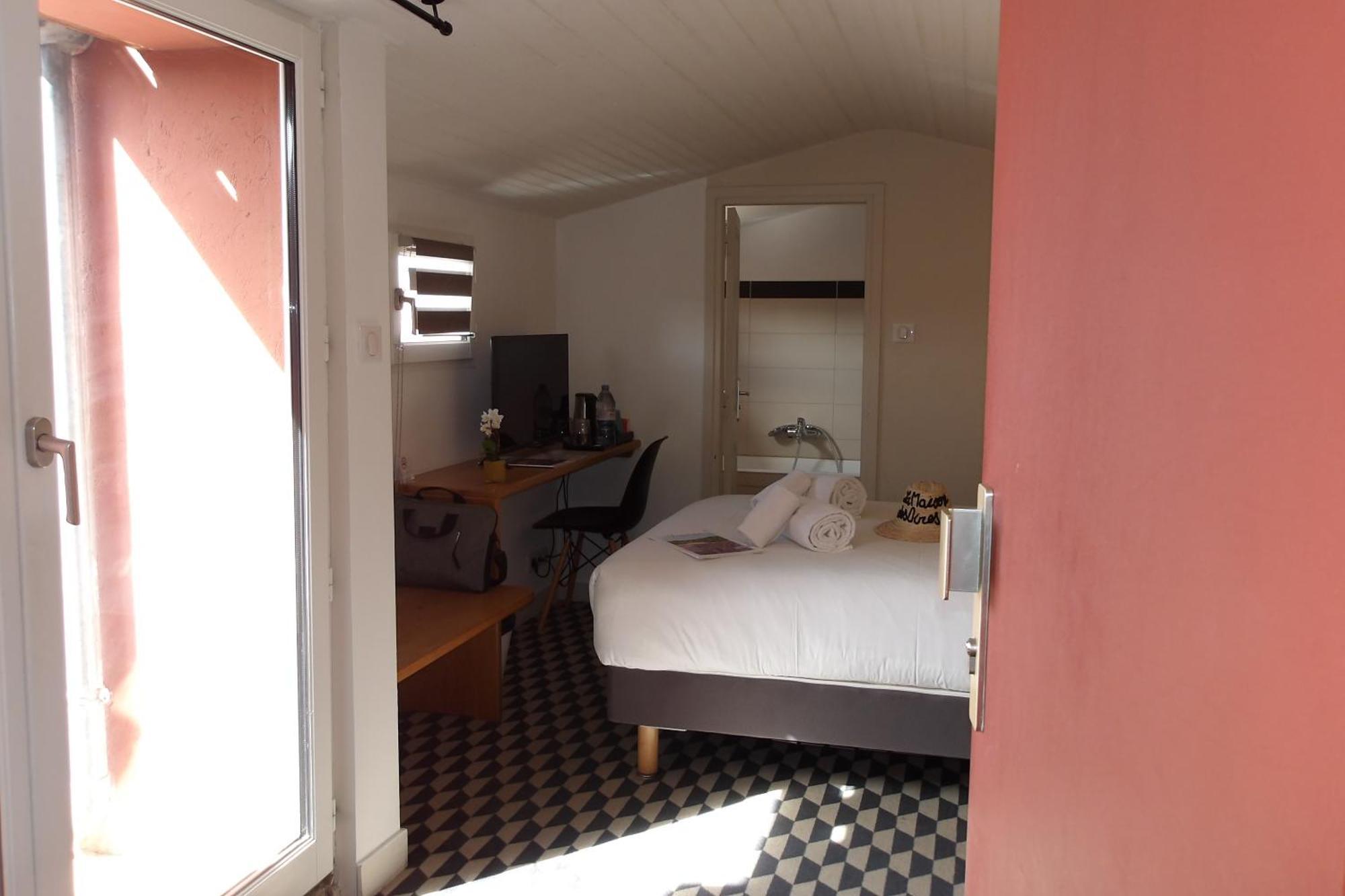 Hotel La Maison Des Ocres