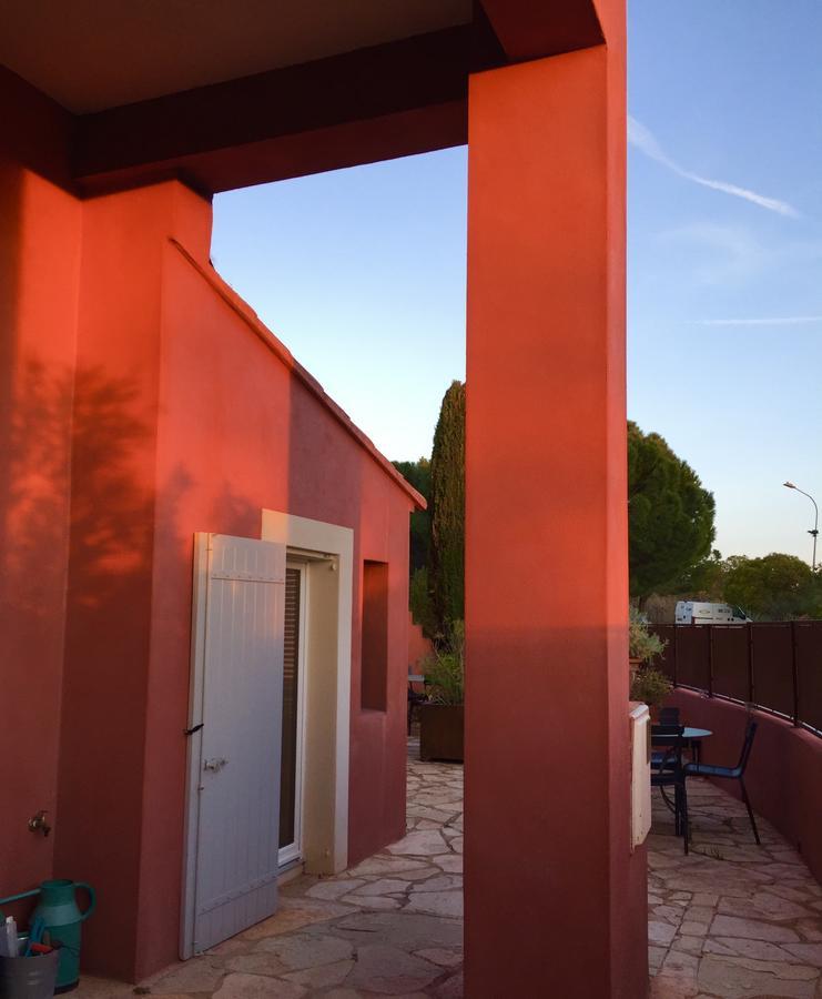 Hotel La Maison Des Ocres 3*